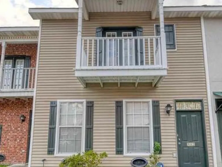 5112 Arlington Ct — Photo 1