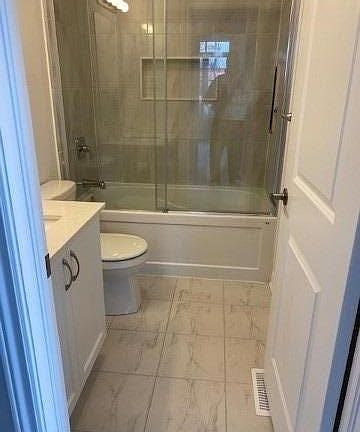 4th image of 17 Lakewood Cres #39