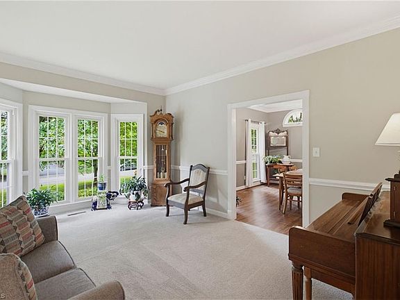 4th image of 520 Barrett Rd