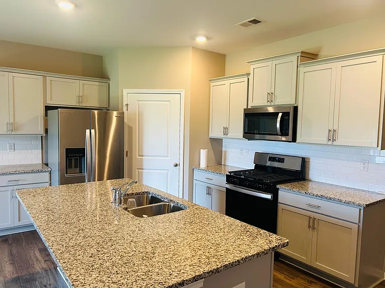 1438 Renoir Ct — Photo 2