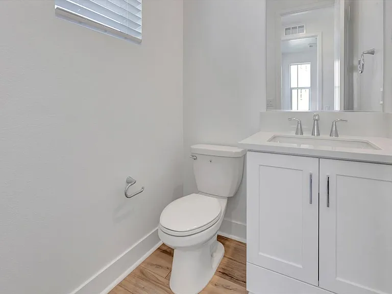 904 Chinon — Photo 18