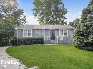 717 NE Westwind Dr, Lees Summit, MO 64086
