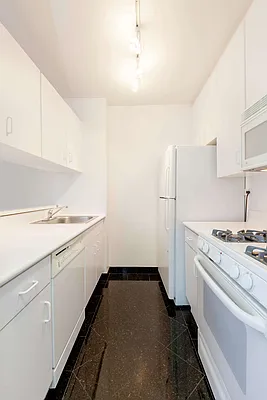 Rented by Mirador Real Estate | media 40