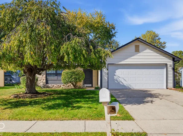 4272 Eagle Lake Dr, Indianapolis, IN 46254