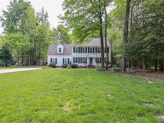 3rd image of 3281 Holly Woods Ct