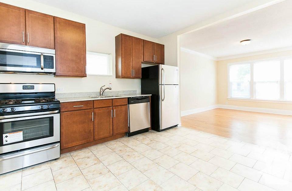 1st image of 3040 N California Ave #1JC