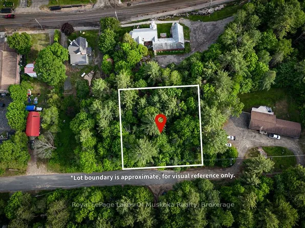 0 Spruce St, Lake Of Bays, ON P0B 1A0