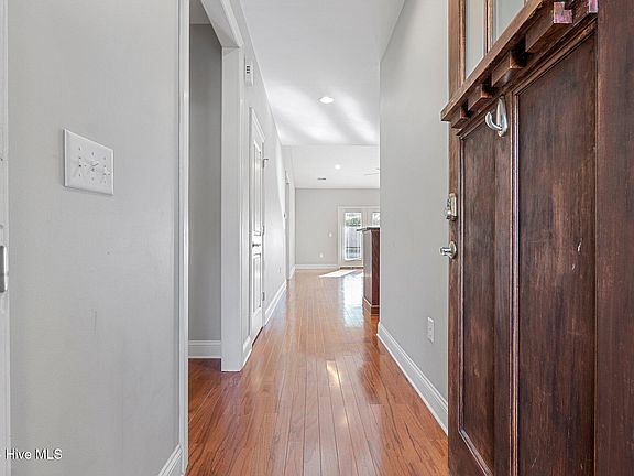 4th image of 7 Elk Ridge Ln