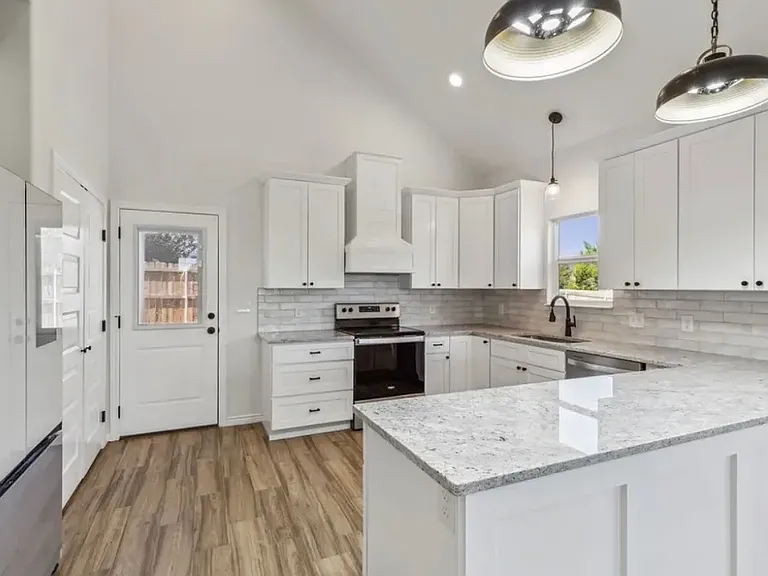 2500 Houston Dr — Photo 18