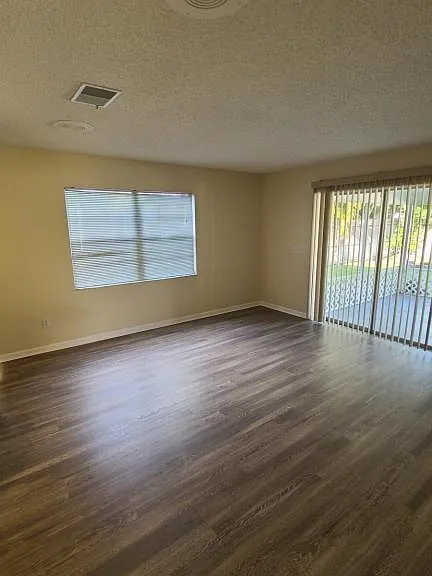 231 Shore Ln — Photo 6