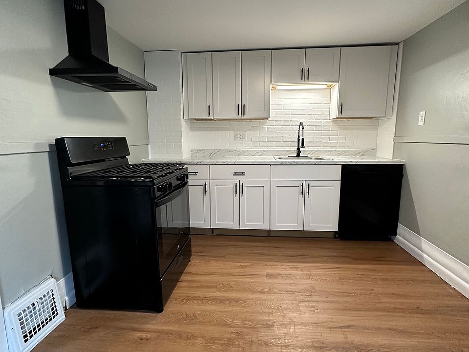 1st image of 25 Brown St #3