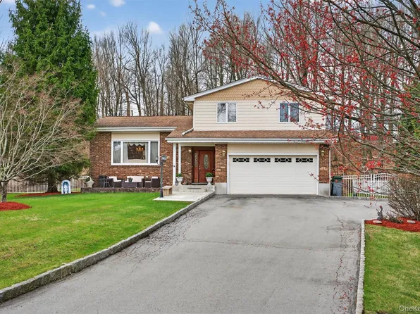 449 W Mombasha Road, Monroe, NY 10950