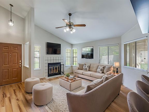 5th image of 1121 Peggotty Pl
