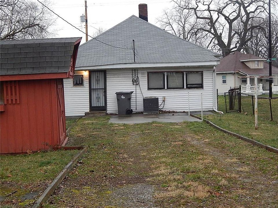 2nd image of 1979 Hillside Ave