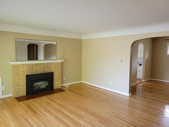 3rd image of 3110 Harney St