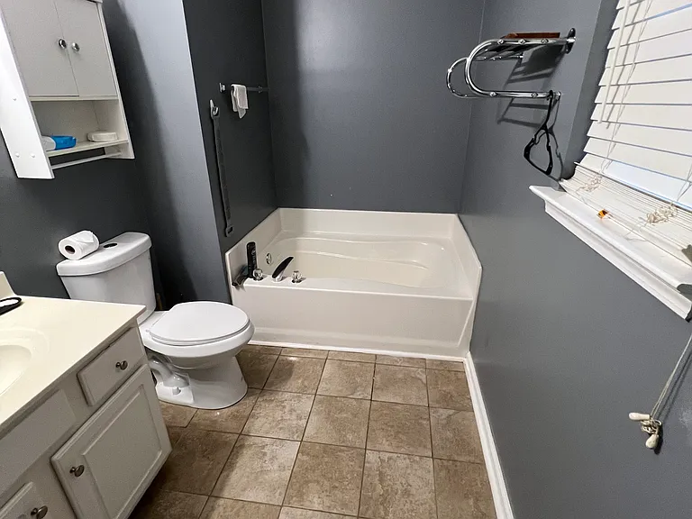 106 Trafalgar Ct — Photo 17