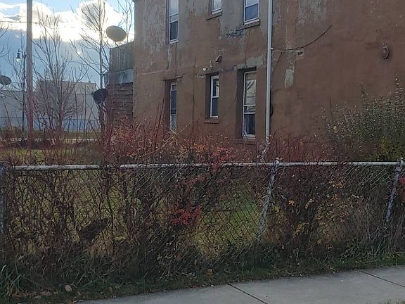 3rd image of 255 Myrtle Ave