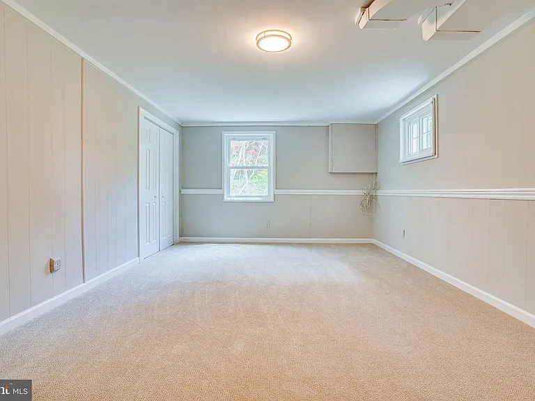7430 Hastings St — Photo 39