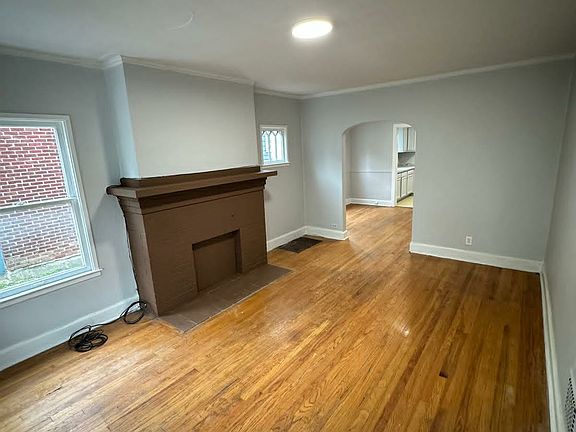 4th image of 146 Didama St #1