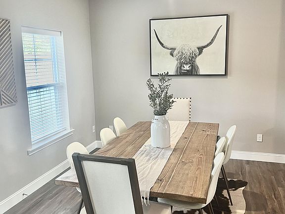 3rd image of 2034 Mountain Ash Ln