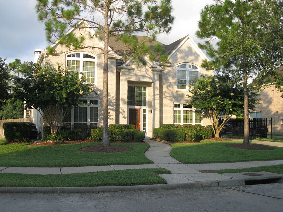 1st image of 320 Shore Breeze Ln