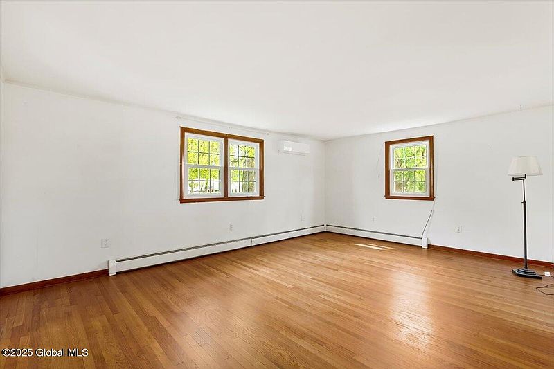 5th image of 14 Neil Boulevard