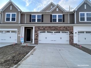 5076 Shepherds Gln, Willoughby, OH