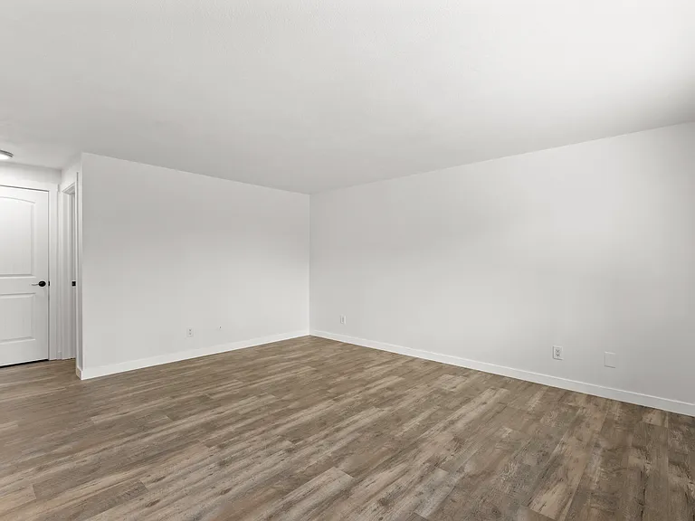 813 Woodford Ave N #3 — Photo 7
