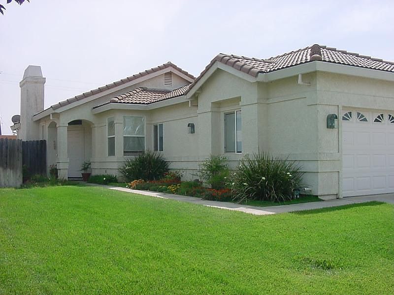 1st image of 389 Cardinal Dr