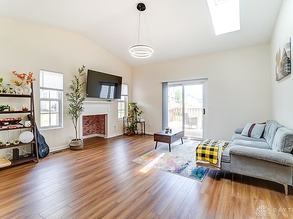 4th image of 1137 Bay Harbour Cir