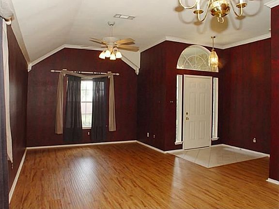 3rd image of 1809 Stewart Dr