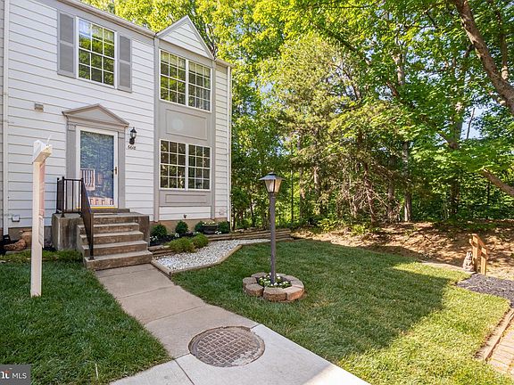 3rd image of 6618 Rockleigh Way