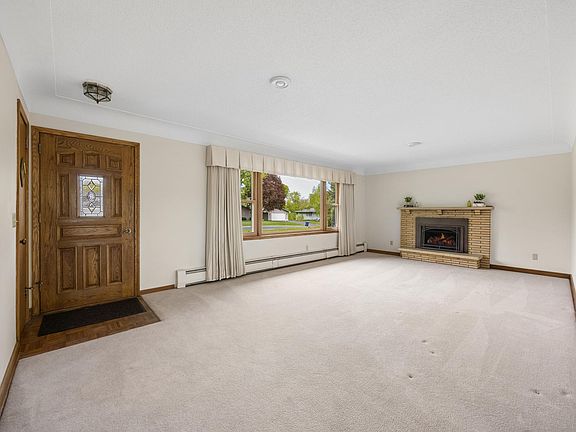 4th image of 8108 Mount Curve Blvd N