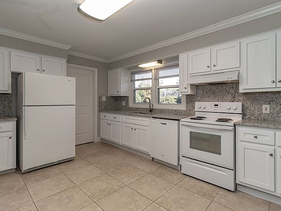 5th image of 532 Rountree Way