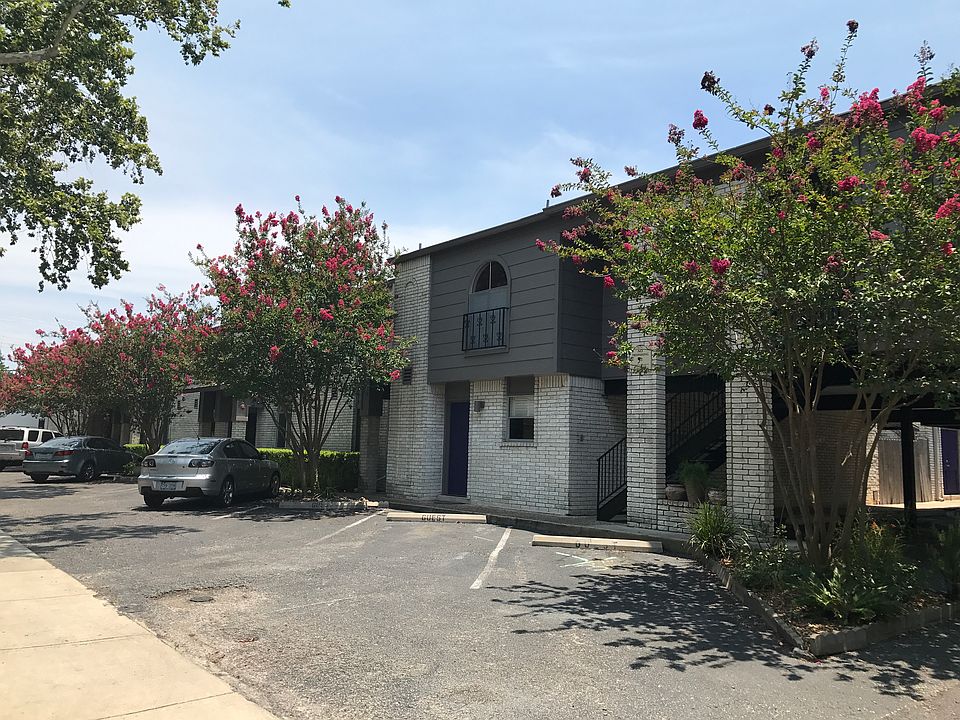 1st image of 102 Vassar Ln