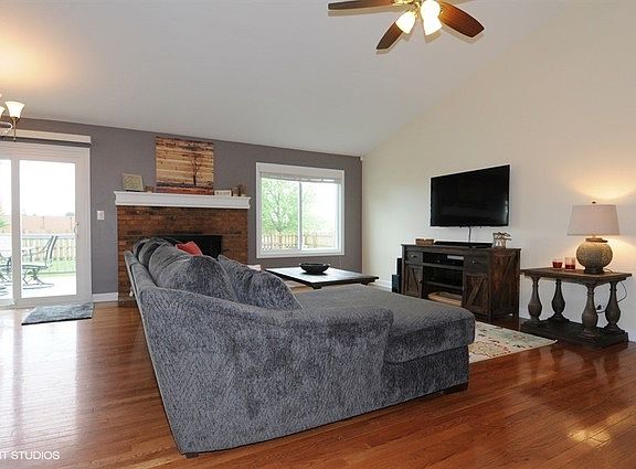 4th image of 954 Oakland Ln