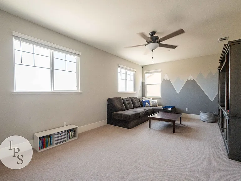 4299 Vineyard Dr — Photo 30