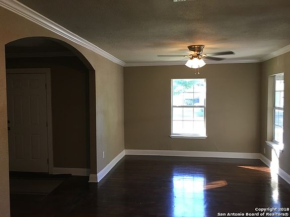 5th image of 213 Redrock Dr