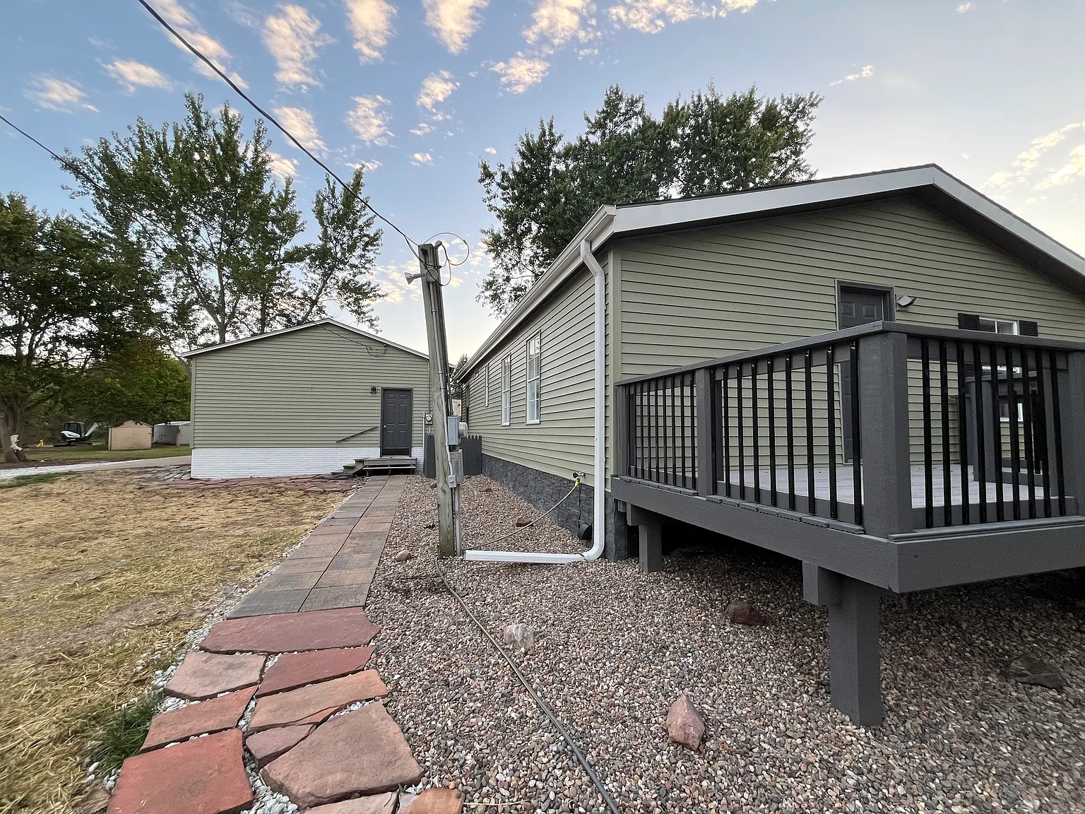 2709 Cook Ct — Photo 3