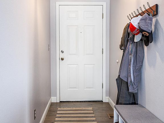 2nd image of 2530 Birch Ln