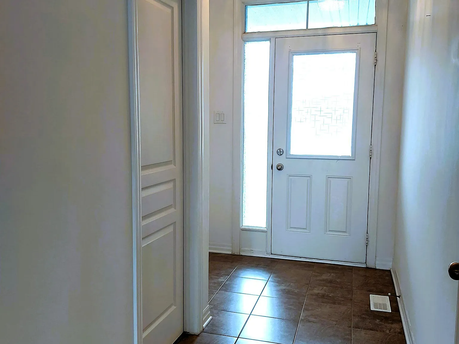 3 bed, $2,750 — Photo 2