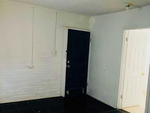 5th image of 158 Garden St