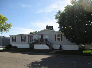 190 Brentwood Dr #190, White Lake, MI 48386