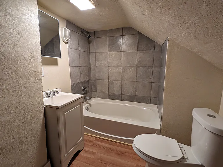 555 Deeds Ave — Photo 11