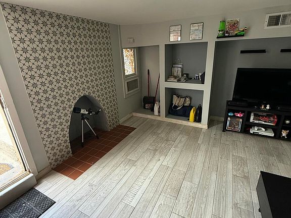 5th image of 3015 Altura Ave #7