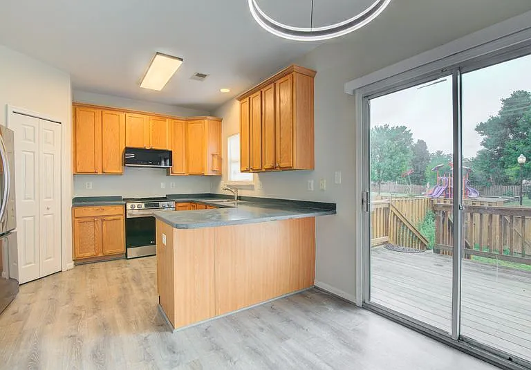 424 Ginkgo Ter NE — Photo 2