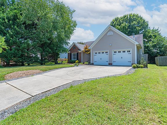 2nd image of 8422 Leeper Dr
