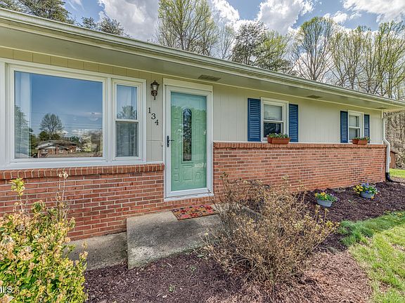 2nd image of 134 Evergreen Rd