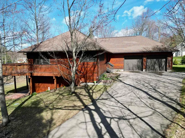 70 David Dr, Marquette, MI 49855