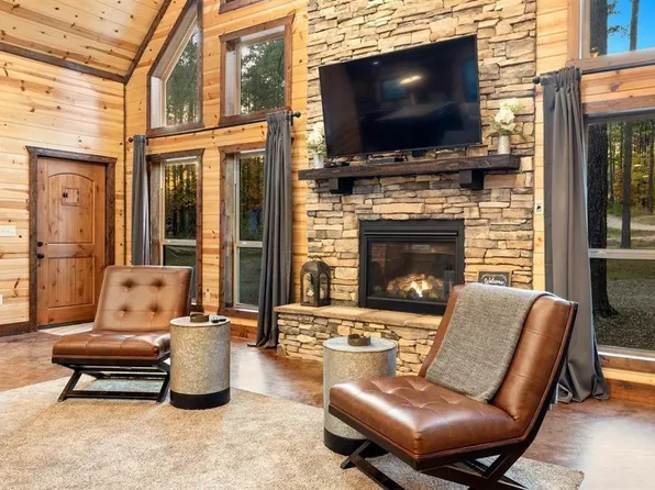 207 Early Wood Trl, Broken Bow, OK 74728